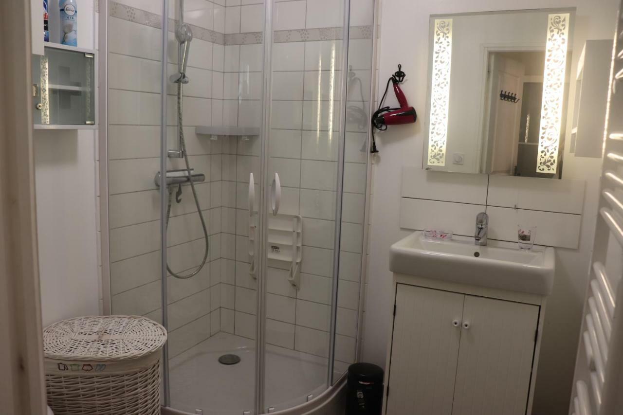 Villa Des Sables Avec 1 Studio Pour 2 Personnes Pouvant Etre Complete Par Une Chambre Avec Sa Salle De Bain Et Wc Si 4 Personnes Cabourg Exterior photo